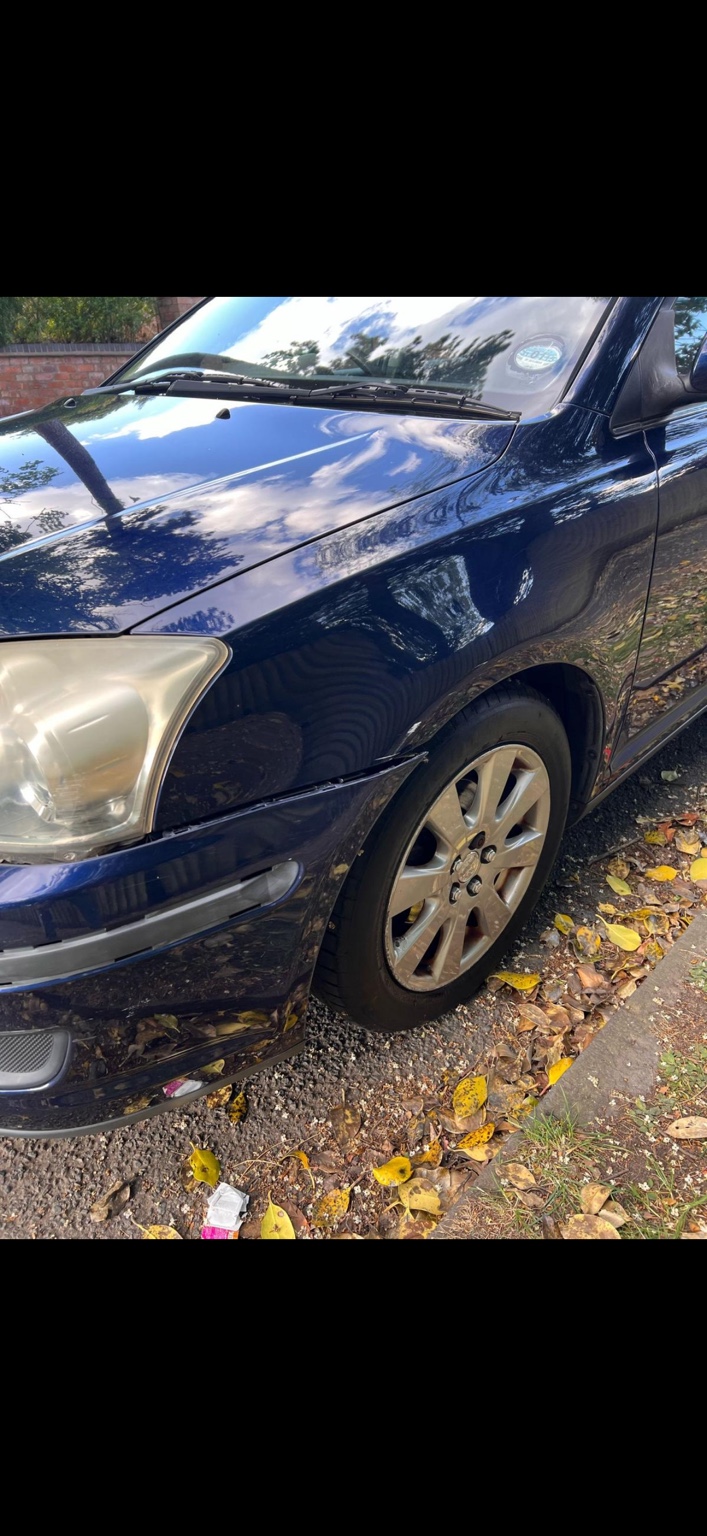 Toyota Avensis photo